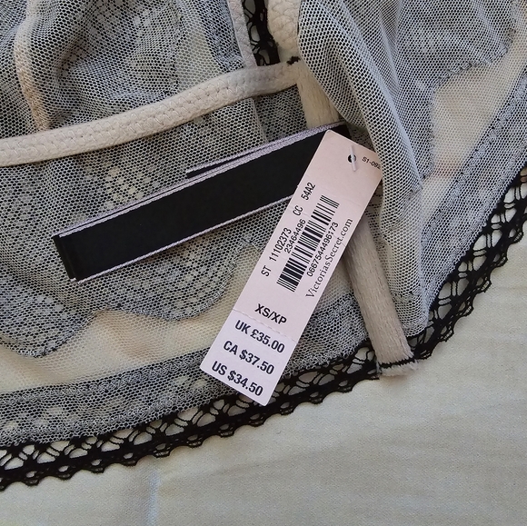 NEW! Victoria's Secret black lace bralette - Picture 8 of 8